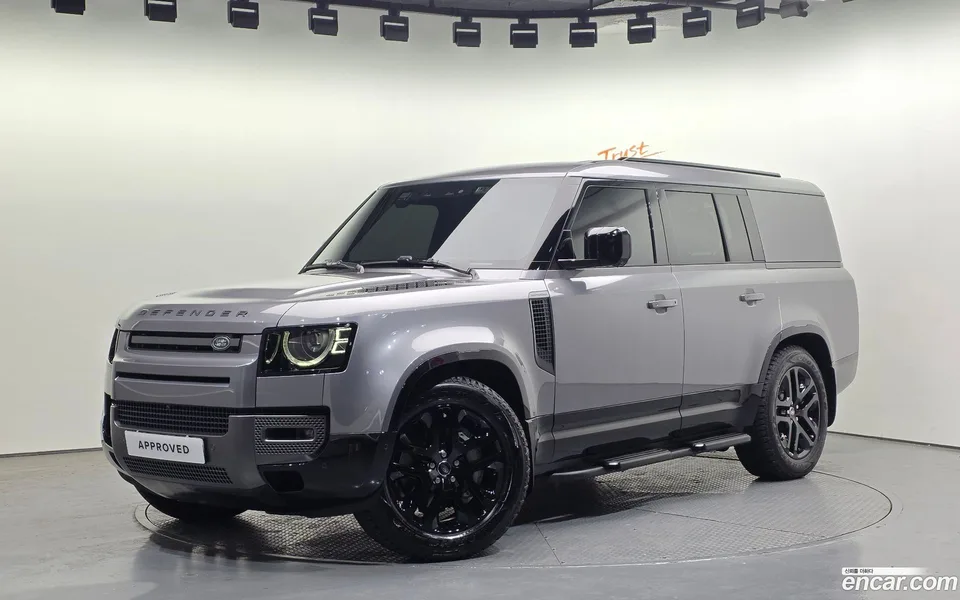 Land Rover Defender 130 P400 2024 — фото 1, купить с доставкой в Москву