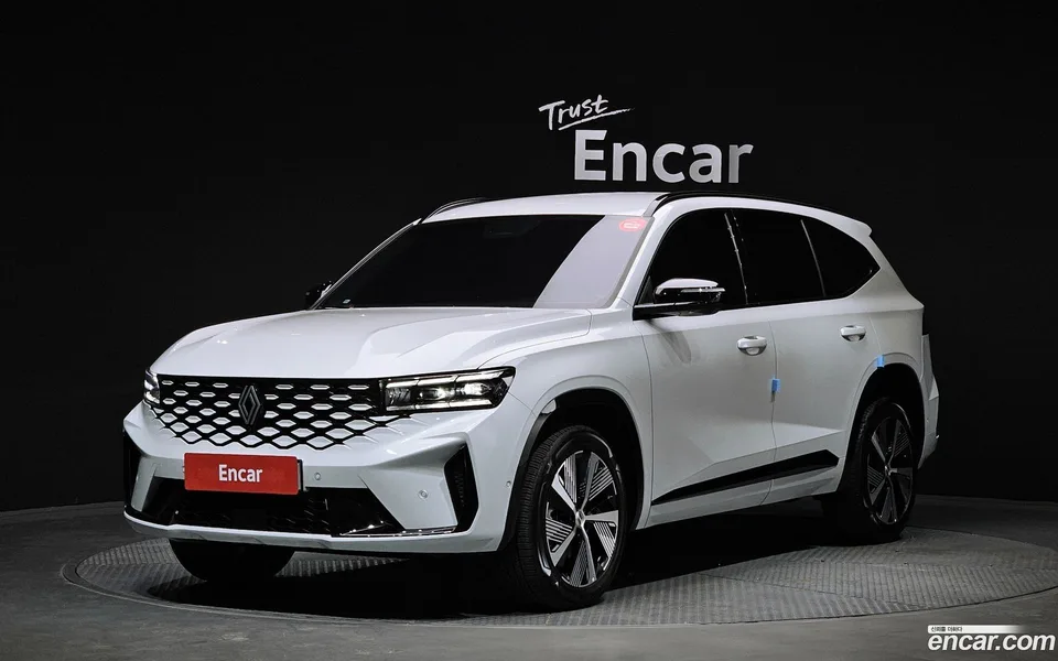 Renault Samsung Grand Koleos 1.5 E-TECH 2WD 2025 — фото 1, купить с доставкой в Москву