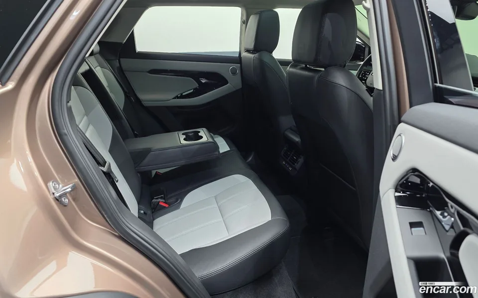 Land Rover Range Rover Evoque P250 SE 2025 — миниатюра 2