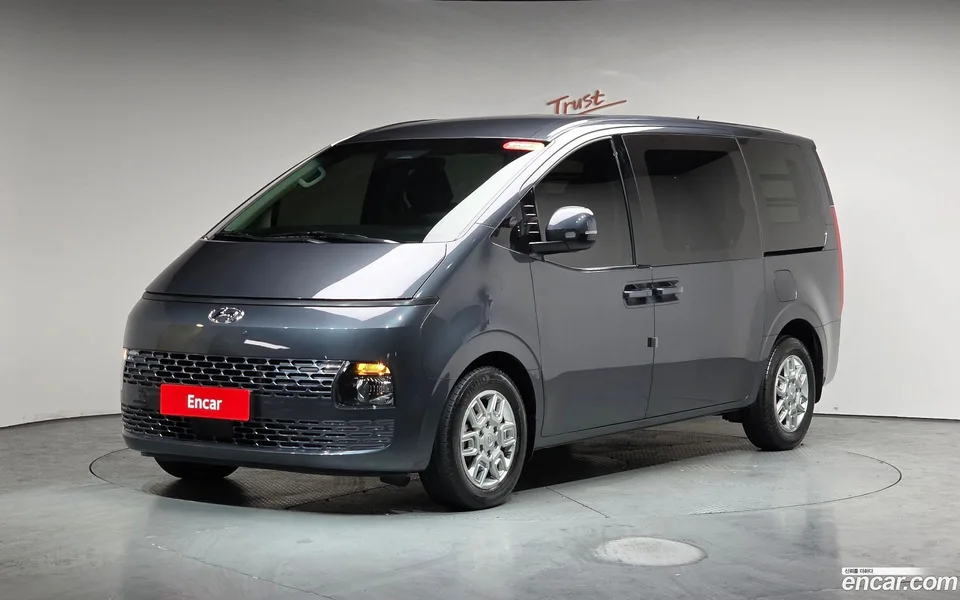 Hyundai Staria 5 2024 — фото 1, купить с доставкой в Москву