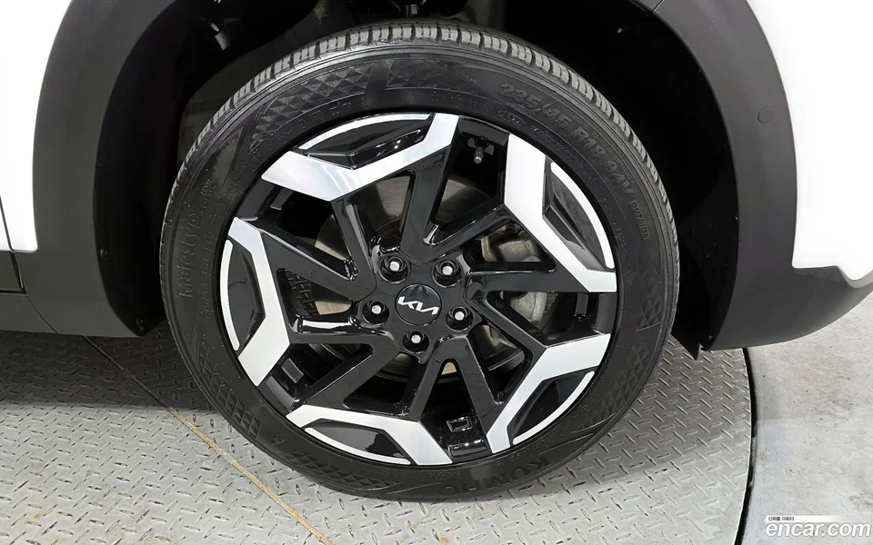 Kia Seltos 1.6 4WD 2022 — миниатюра 2