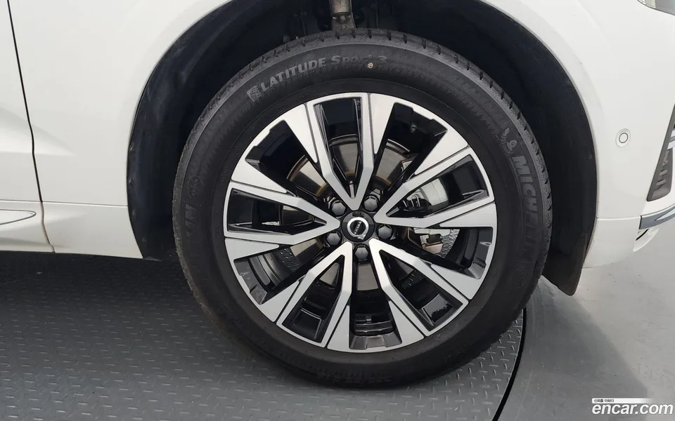 Volvo XC60 B5 2023 — миниатюра 2