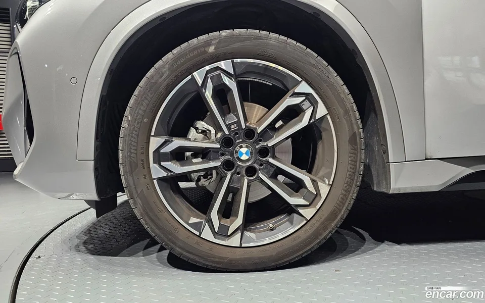 BMW X1 xDrive 20i M 2024 — миниатюра 5