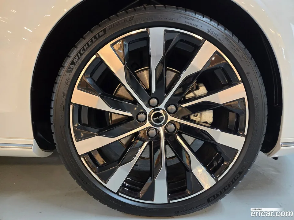 Volvo S90 B5 2025 — миниатюра 2