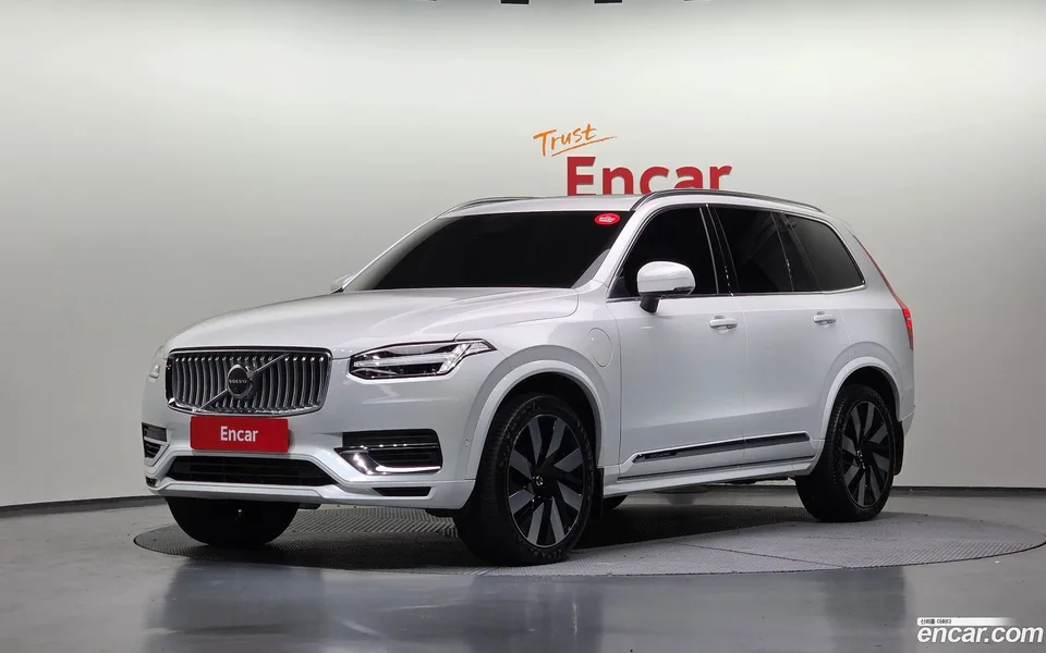 Volvo XC90 T8 2024 — фото 1, купить с доставкой в Москву
