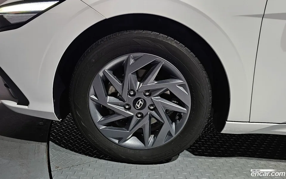 Hyundai Avante CN7 1.6 2023 — миниатюра 2