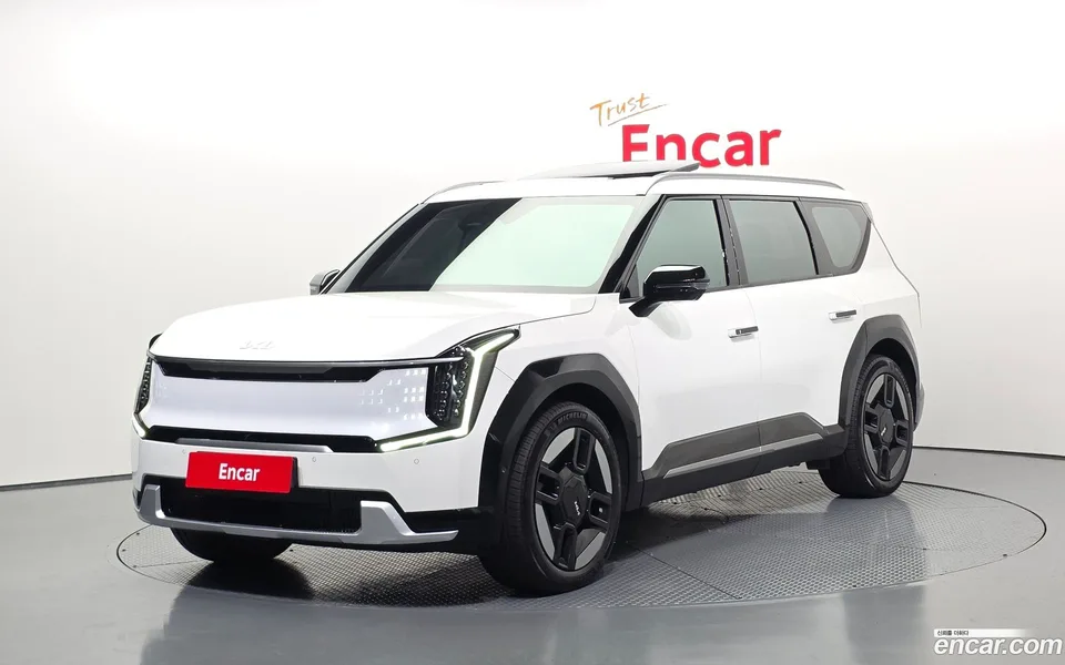 Kia EV9 4WD 2023 — фото 1, купить с доставкой в Москву