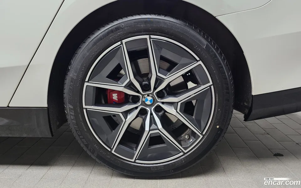 BMW 5 Series 520i 2024 — миниатюра 2