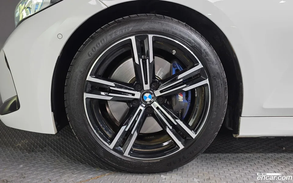 BMW 3 Series 320i M 2023 — миниатюра 2