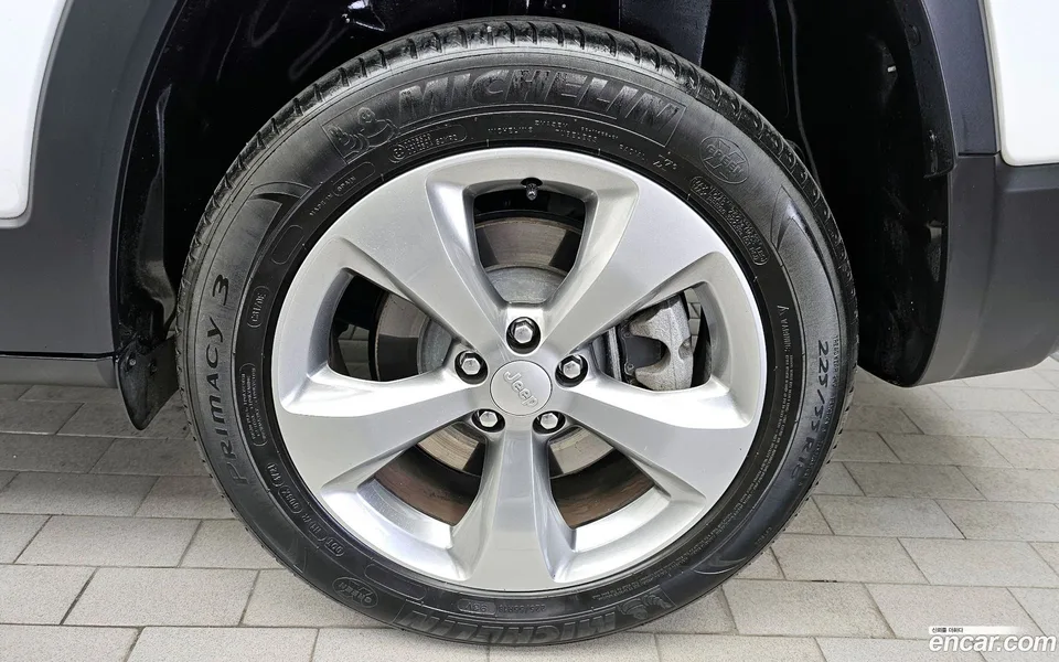Jeep Cherokee 2.4 AWD 2022 — миниатюра 2