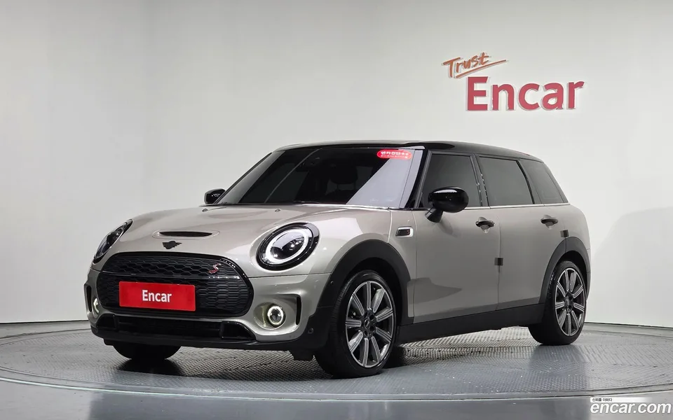 MINI Cooper S Clubman 2023 — фото 1, купить с доставкой в Москву