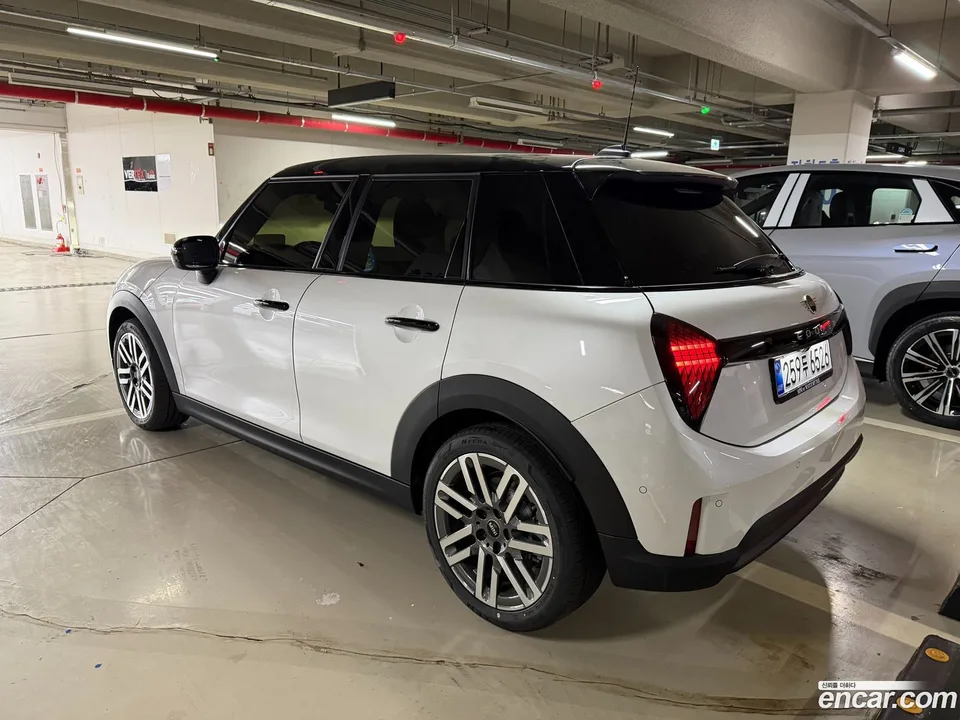 MINI Cooper C 5 2026 — миниатюра 4