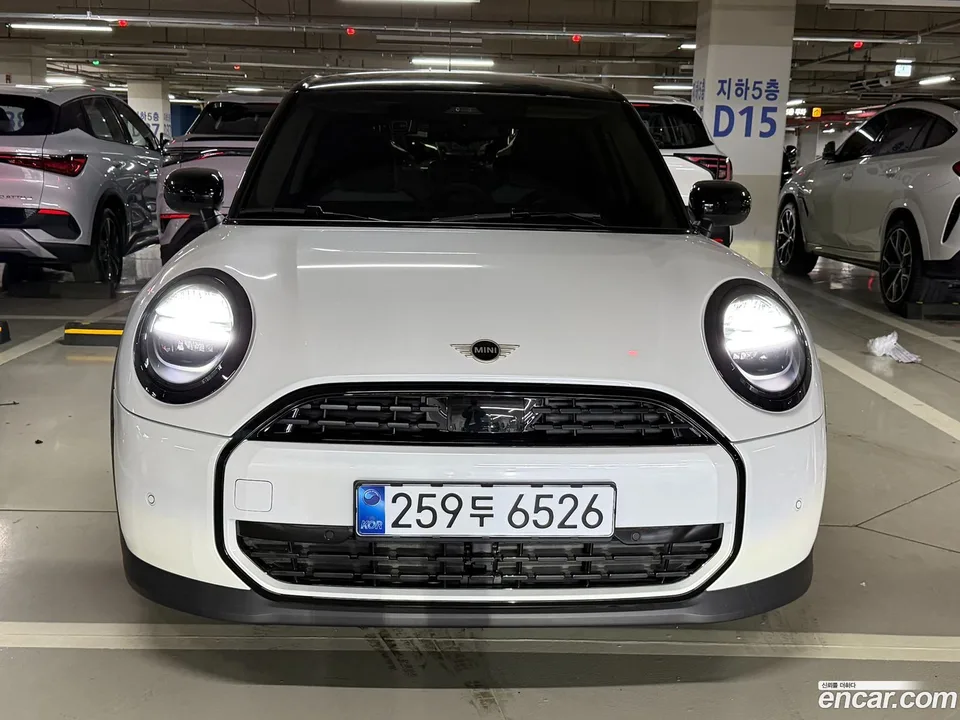 MINI Cooper C 5 2026 — фото 1, купить с доставкой в Москву