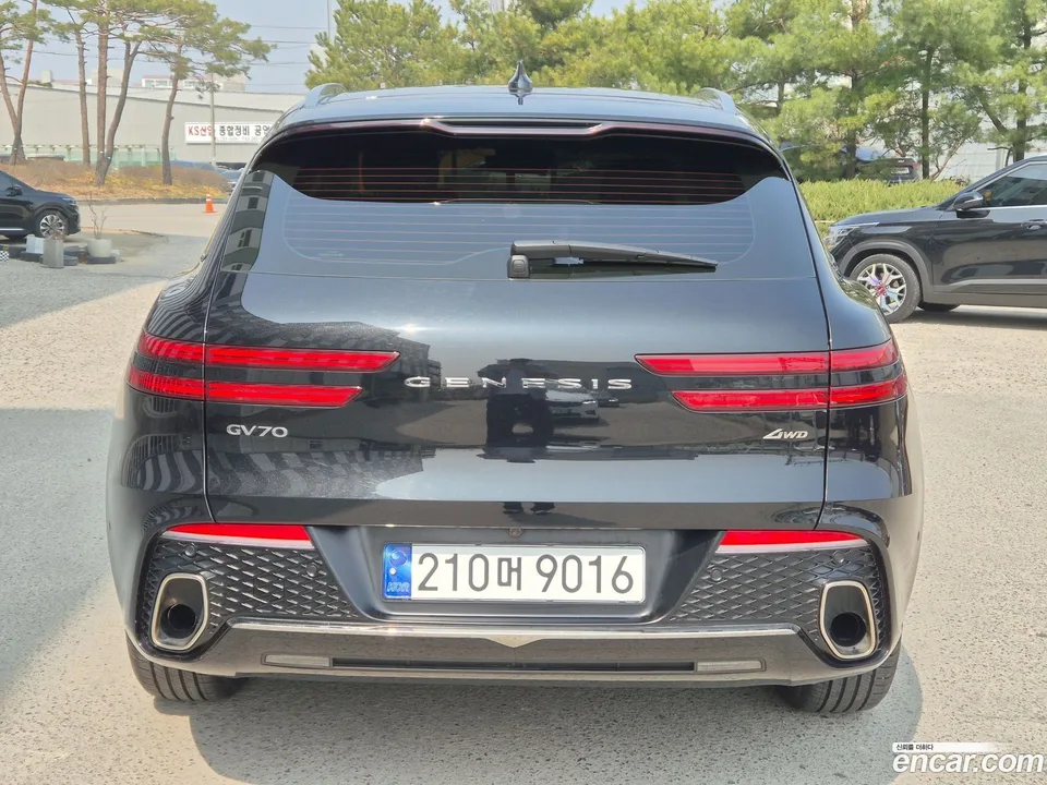 Genesis GV70 2.5T AWD 2023 — миниатюра 2