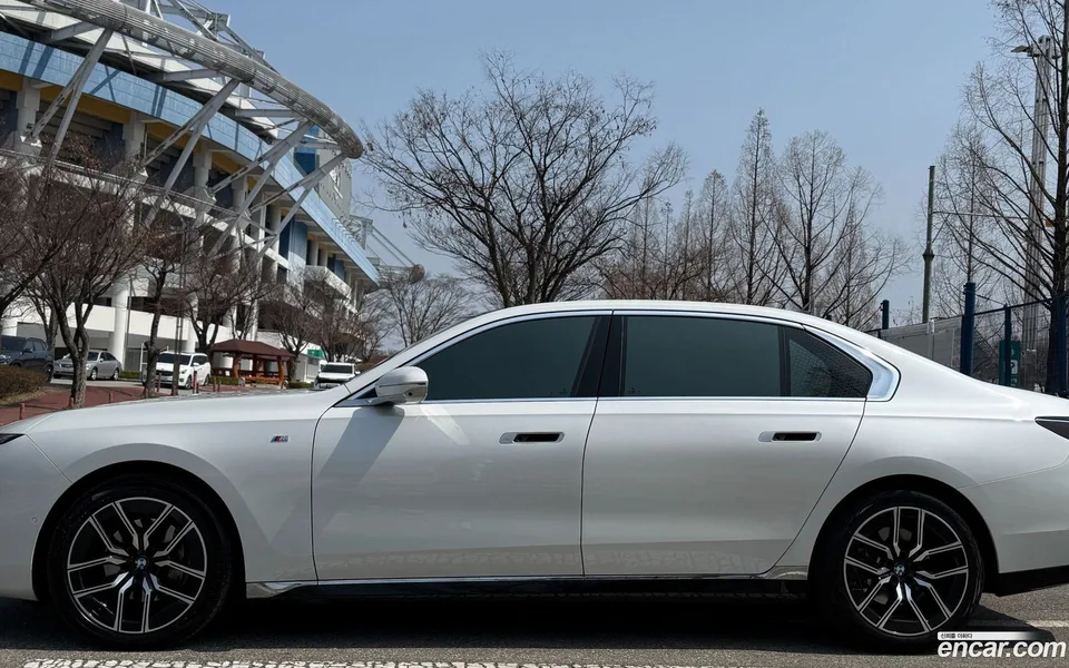 BMW 7 Series 740d xDrive M 2024 — миниатюра 2