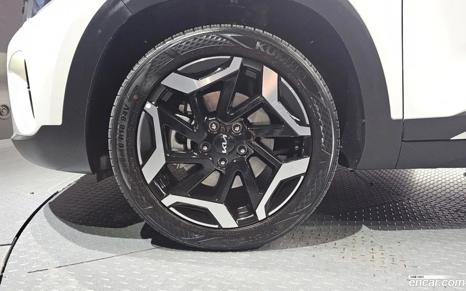 Kia Seltos 1.6 2WD 2024 — миниатюра 5