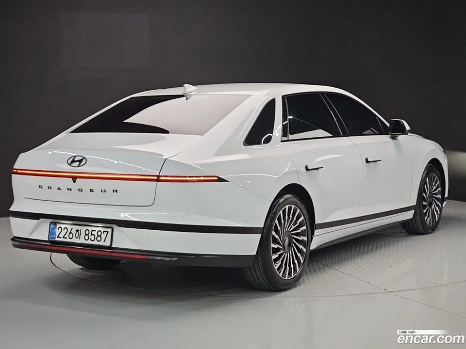 Hyundai Grandeur Hybrid 2025 — thumbnail 3