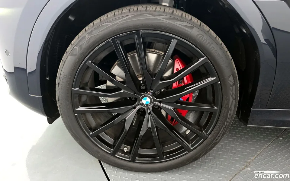 BMW X6 xDrive40d M 2025 — миниатюра 2