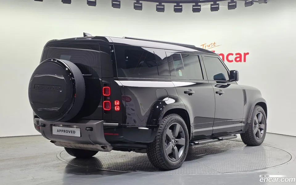Land Rover Defender 130 P400 X- HSE 2025 — миниатюра 2