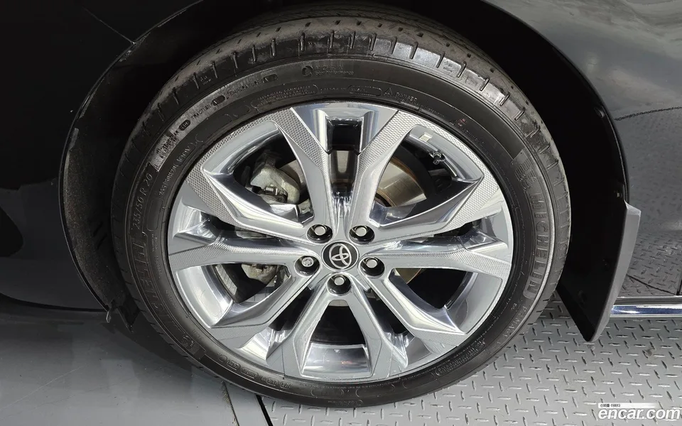 Toyota Sienna 2.5 2WD 2022 — миниатюра 2