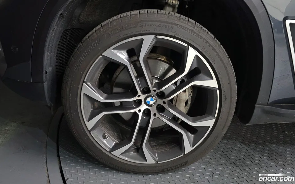 BMW X5 xDrive 30d xLine 2022 — миниатюра 2