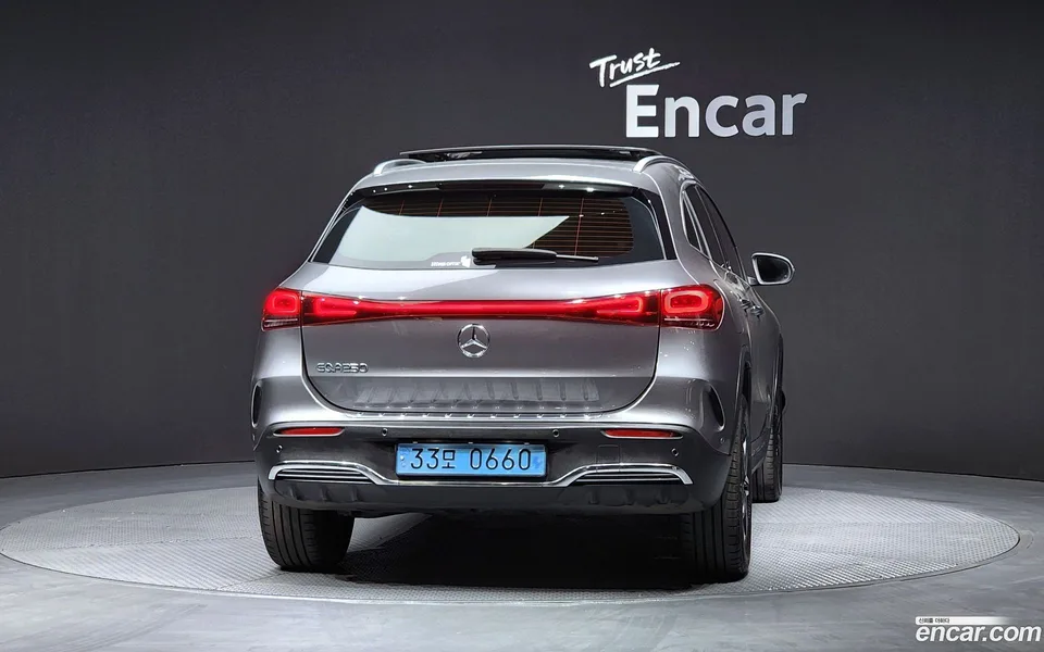 Mercedes-Benz EQA EQA250 AMG 2023 — миниатюра 4