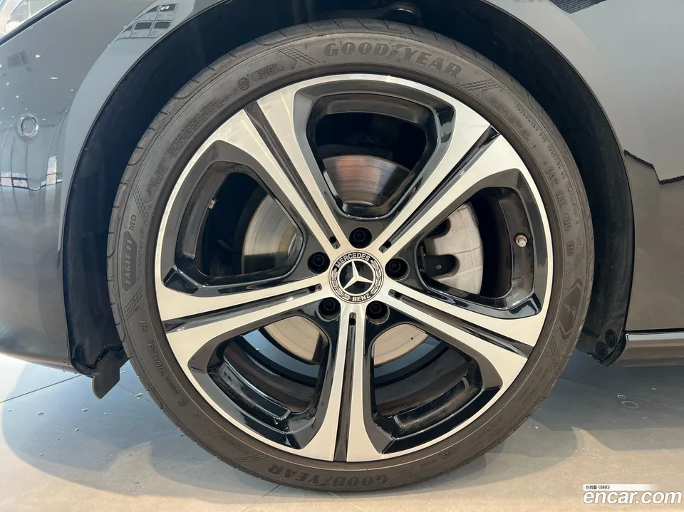 Mercedes-Benz C-Class C300 4MATIC 2024 — миниатюра 5
