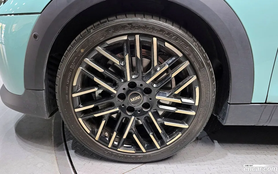 MINI Cooper S 5 2025 — миниатюра 2
