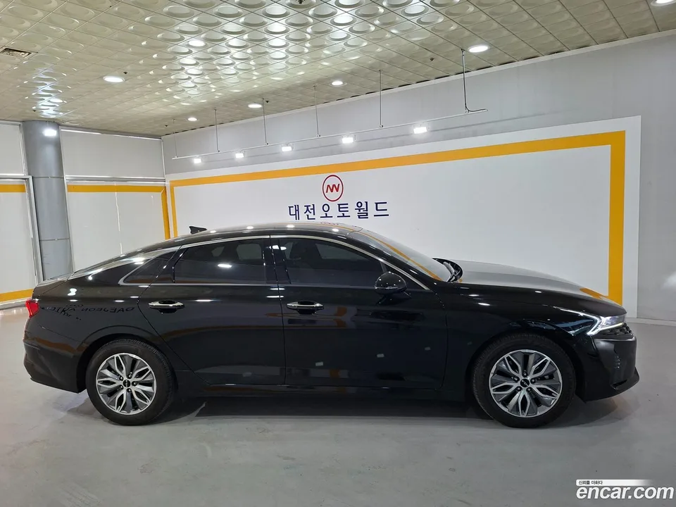 Kia K5 Hybrid 2023 — миниатюра 5