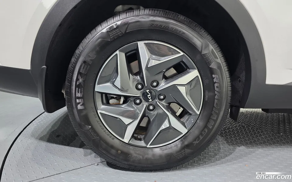 Kia Sorento HEV 1.6 2WD 2023 — миниатюра 5