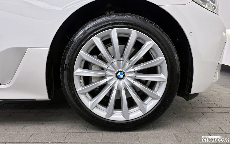 BMW 6 Series GT 630i xDrive 2022 — миниатюра 2