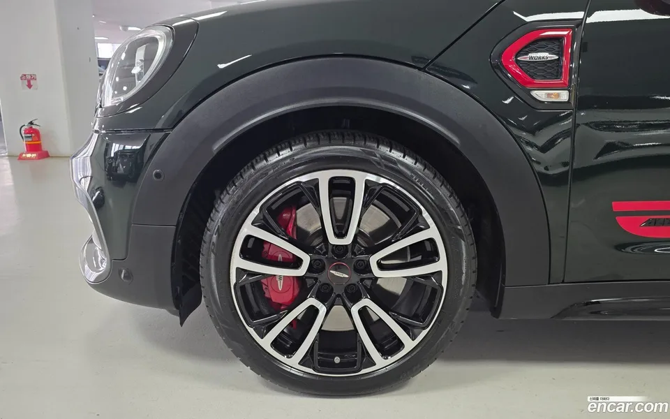 MINI Cooper S Countryman JCW 2023 — миниатюра 2