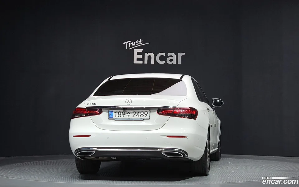 Mercedes-Benz E-Class E250 2023 — миниатюра 4