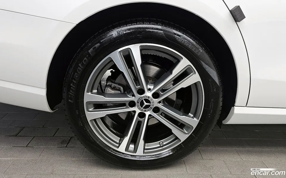 Mercedes-Benz E-Class E250 2023 — миниатюра 5