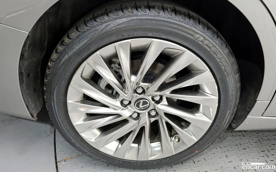 Lexus ES 300h 2022 — миниатюра 5