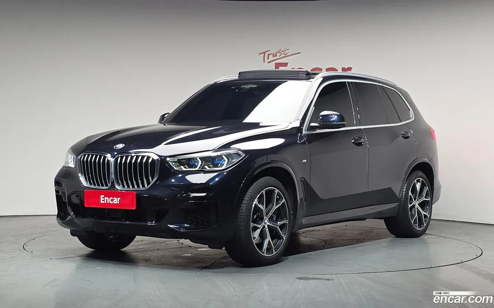 BMW X5 xDrive 30d M 2022 — фото 1, купить с доставкой в Москву