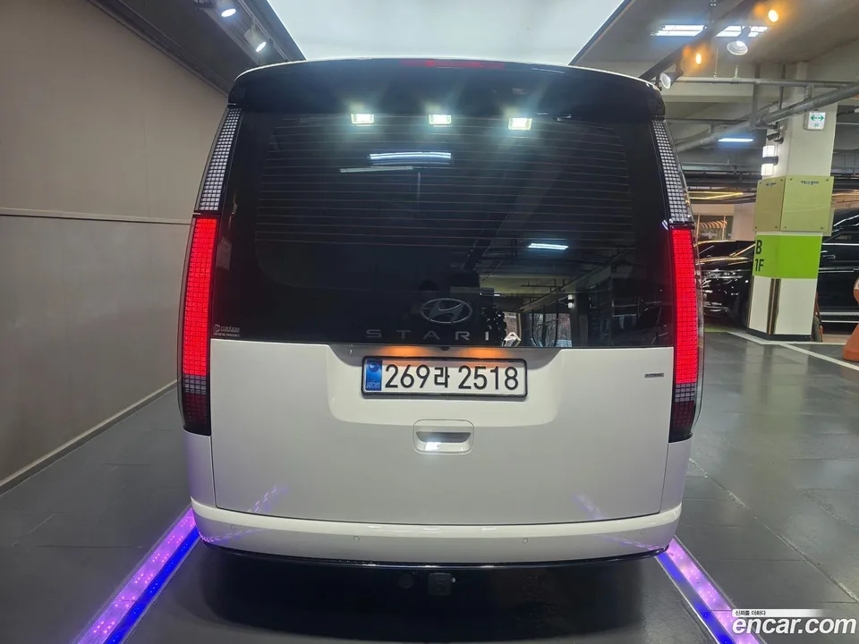 Hyundai Staria 4WD 7 2025 — миниатюра 4