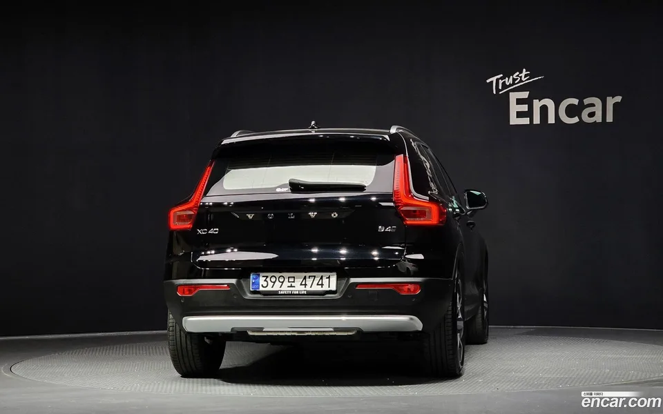 Volvo XC40 B4 2023 — миниатюра 4