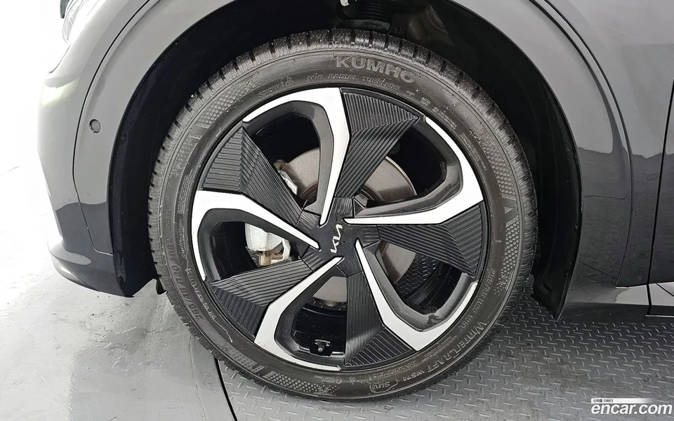 Kia EV6 4WD 2022 — миниатюра 2