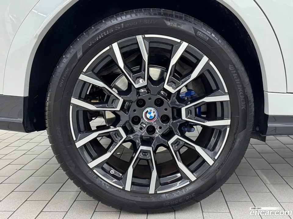 BMW X6 xDrive40i M 2025 — миниатюра 2