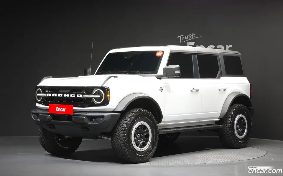 Ford Bronco 2.3 2024 — фото 1, купить с доставкой в Москву