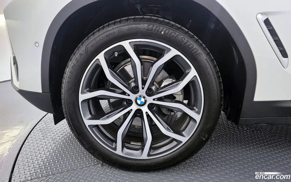 BMW X4 xDrive20i xLine 2025 — thumbnail 5