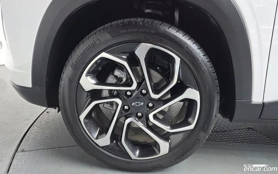 Chevrolet Trax Crossover 1.2 RS 2023 — миниатюра 2