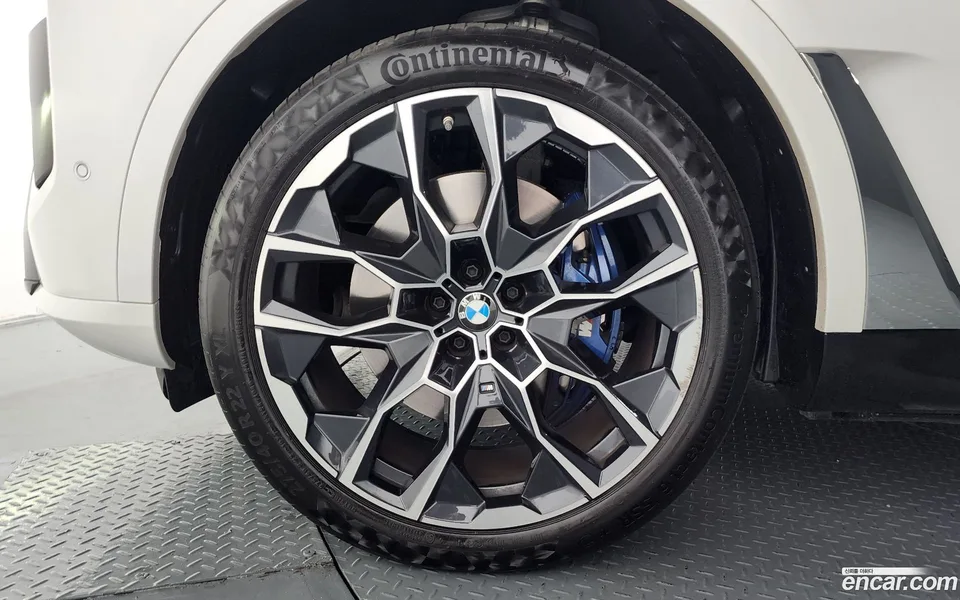 BMW X7 xDrive 40d M 7 2023 — миниатюра 5