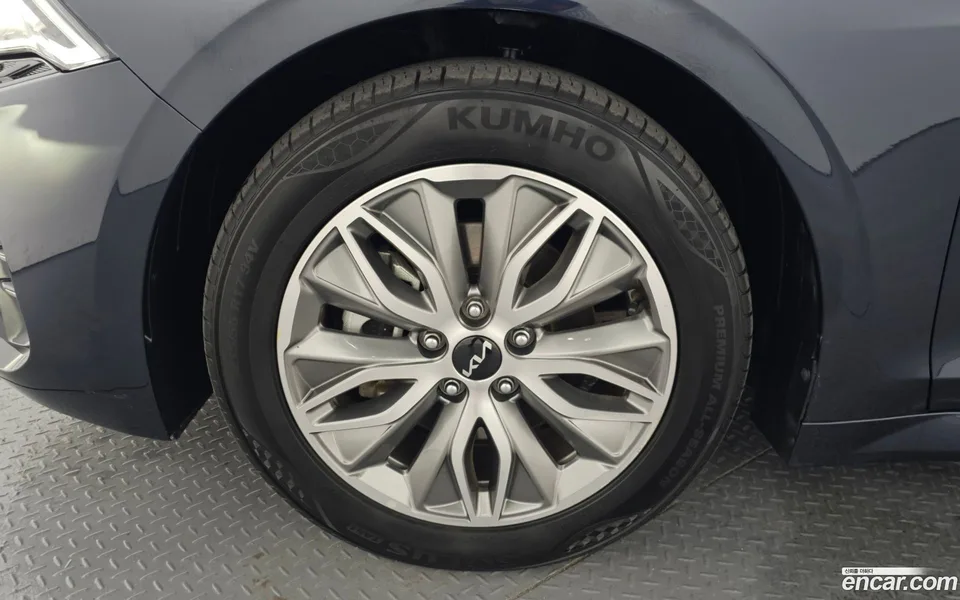 Kia K5 Hybrid 2023 — миниатюра 2