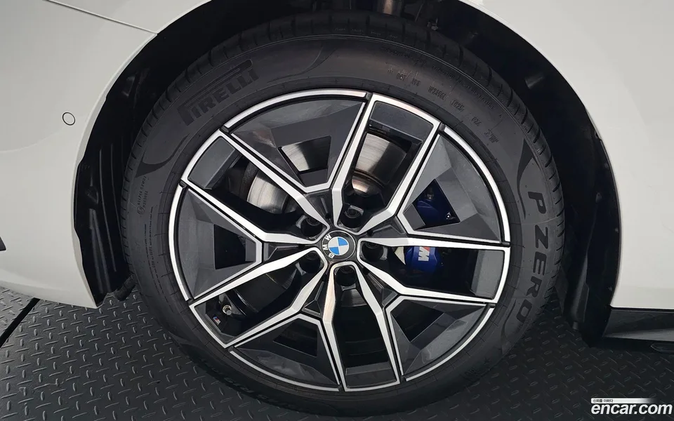 BMW 5 Series 523d M 2025 — миниатюра 2