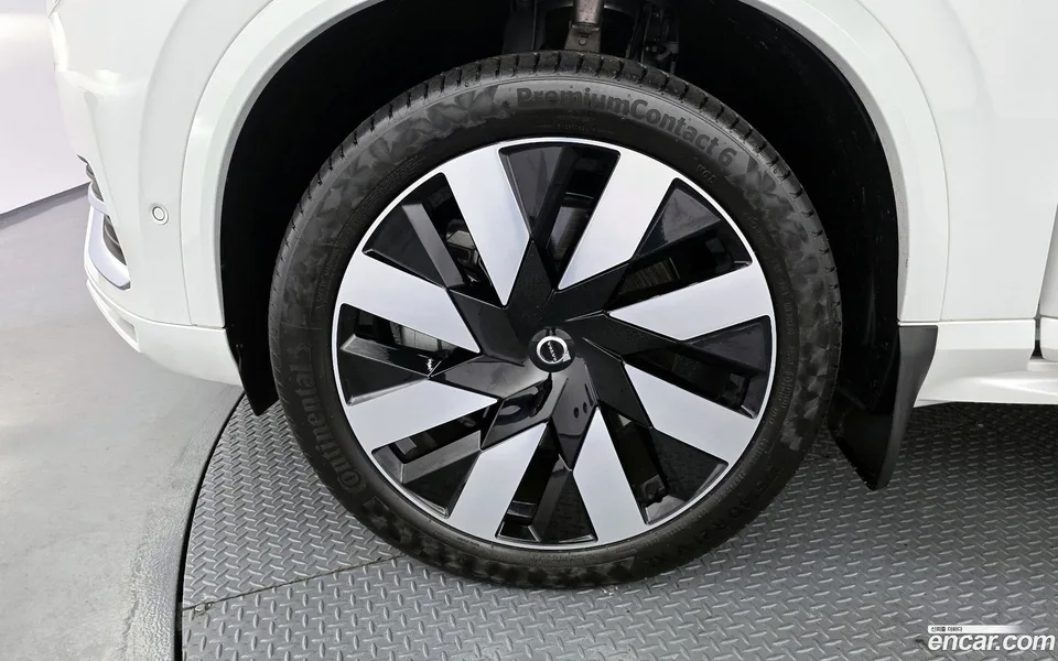 Volvo XC90 T8 2024 — миниатюра 5