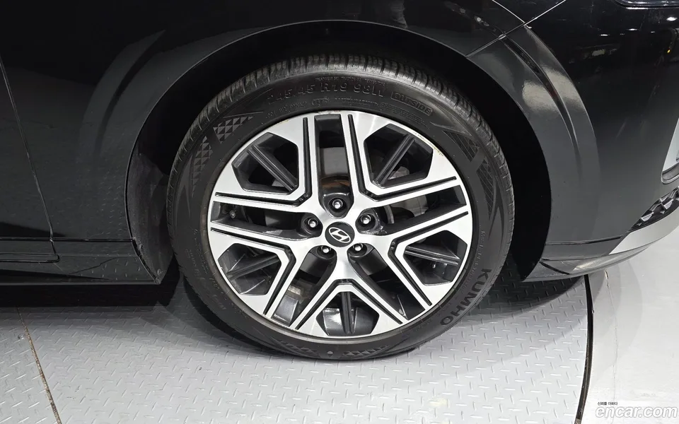 Hyundai Grandeur 2.5 2WD 2023 — миниатюра 2