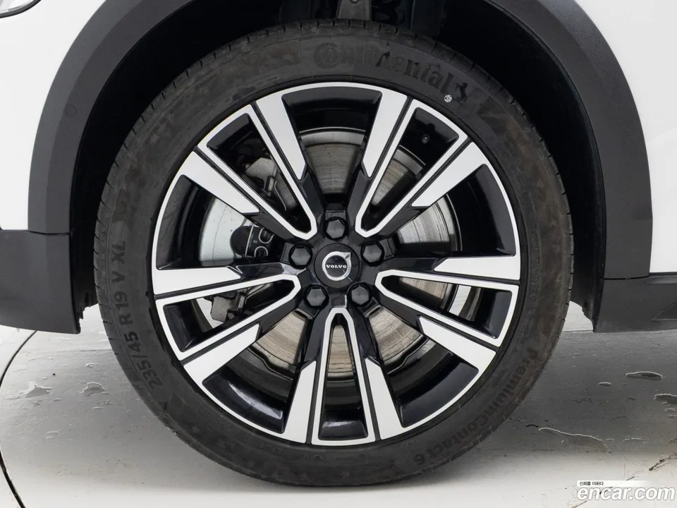 Volvo V60 Cross Country B5 AWD 2025 — миниатюра 2