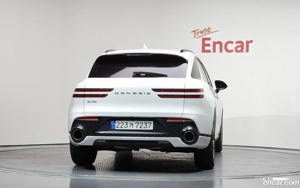 Genesis GV70 2.5T 2WD 2023 — миниатюра 4